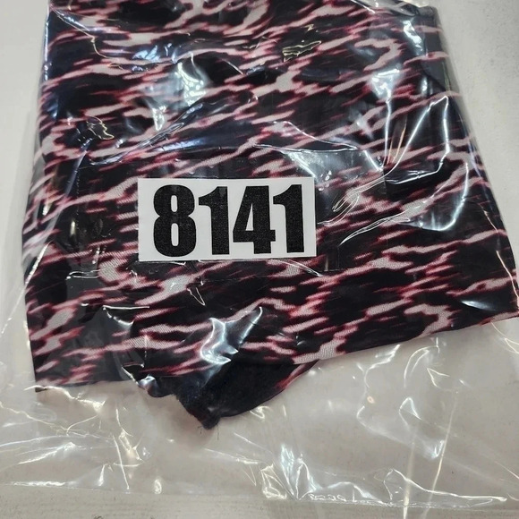 Express Pattern 3/4 Sleeve Keyhole Blouse SP - Picture 10 of 10